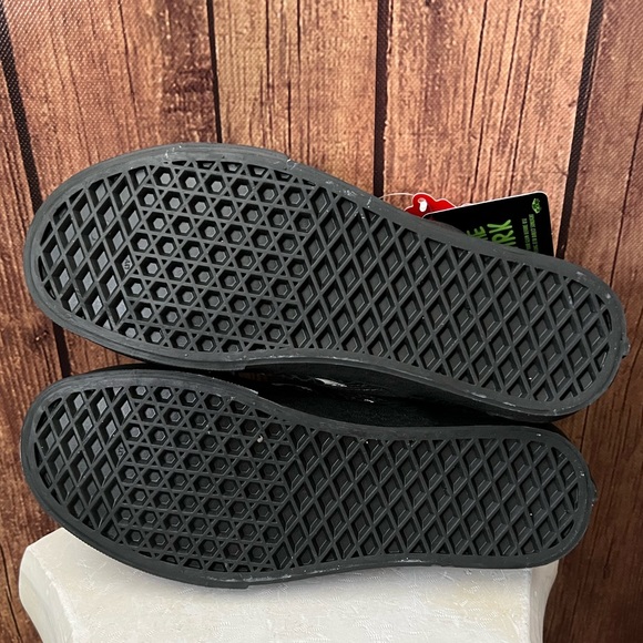 VANS Glow Frights Old Skool Shoes. - Picture 5 of 5